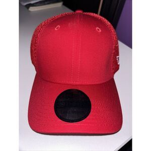 NEW NWT - New Era Hat 39Thirty Fitted Stretch Performance Small / Med  Red Blank